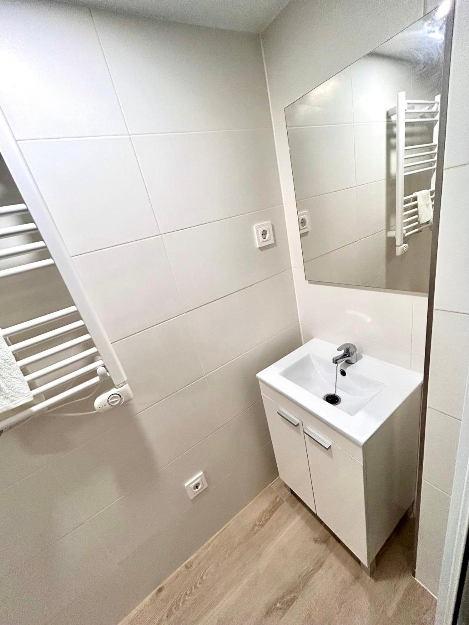 Apartamentos Ribadeo Madrid Ngoại thất bức ảnh