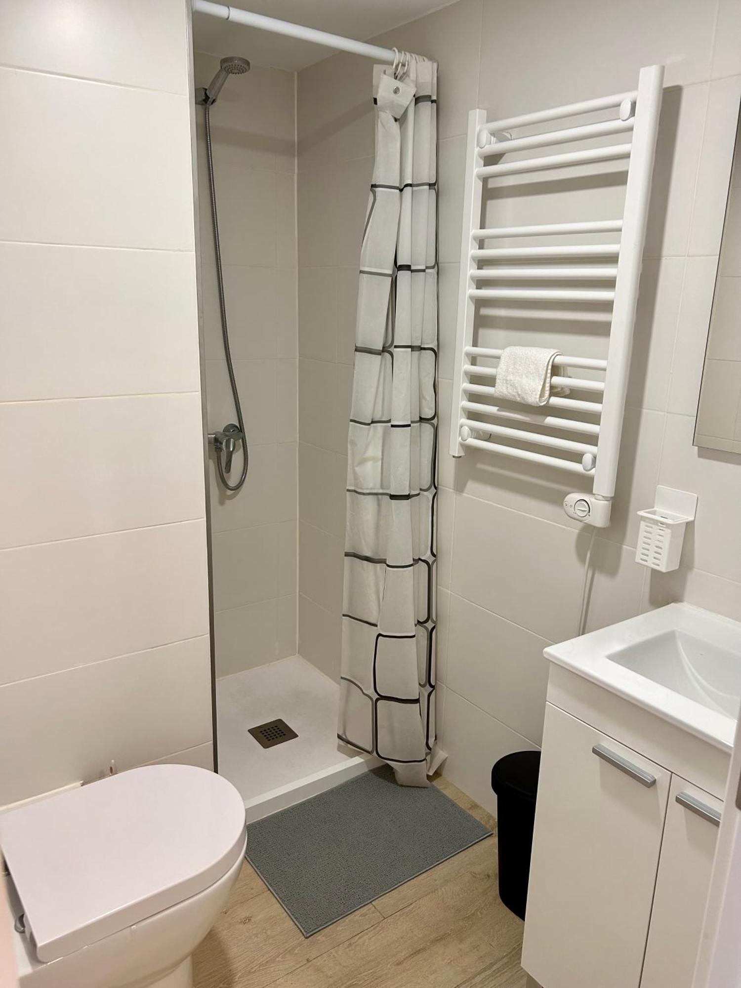 Apartamentos Ribadeo Madrid Ngoại thất bức ảnh