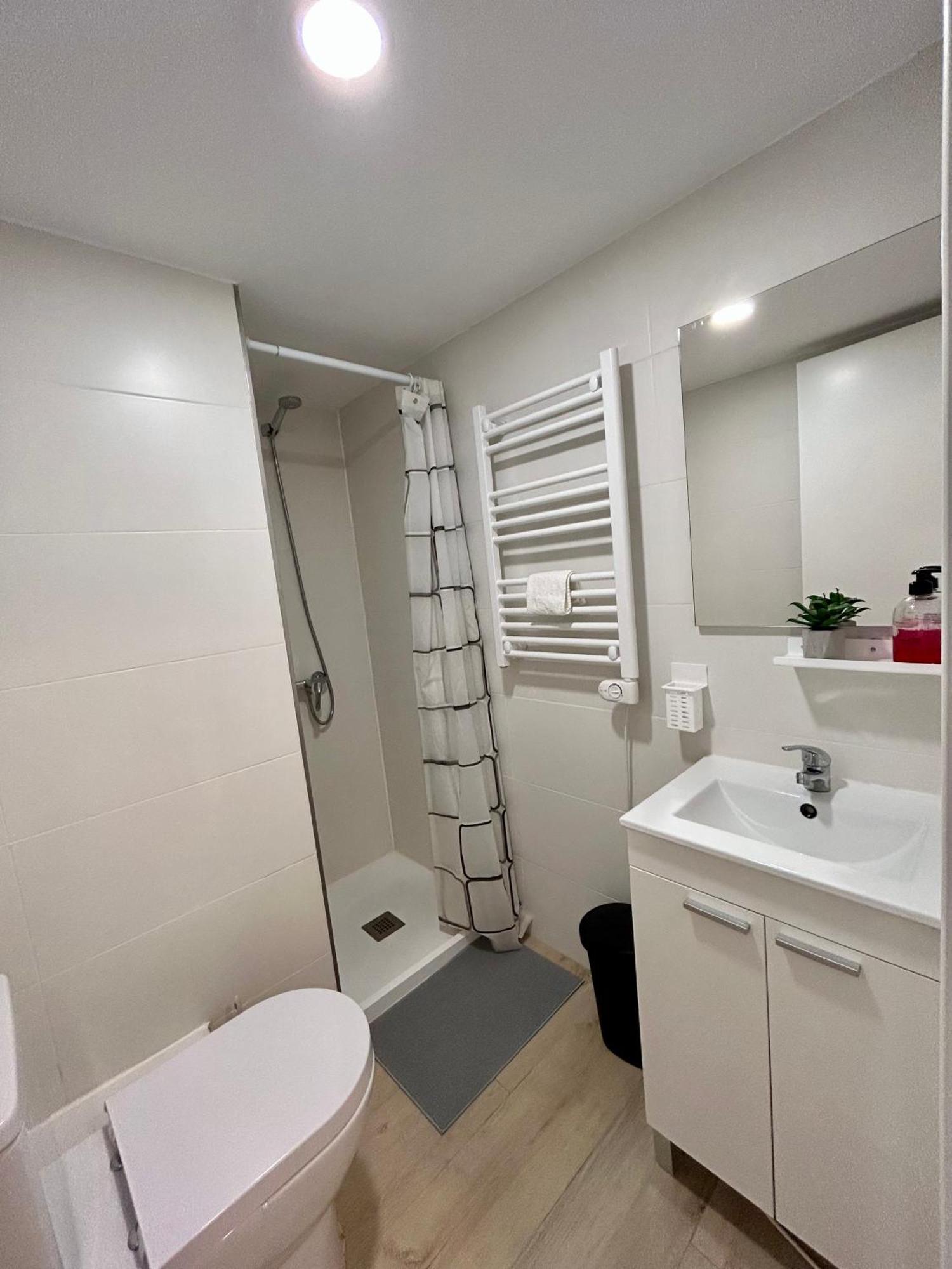 Apartamentos Ribadeo Madrid Ngoại thất bức ảnh